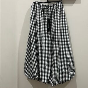 Elegant Black and White Gingham A-Line Skirt